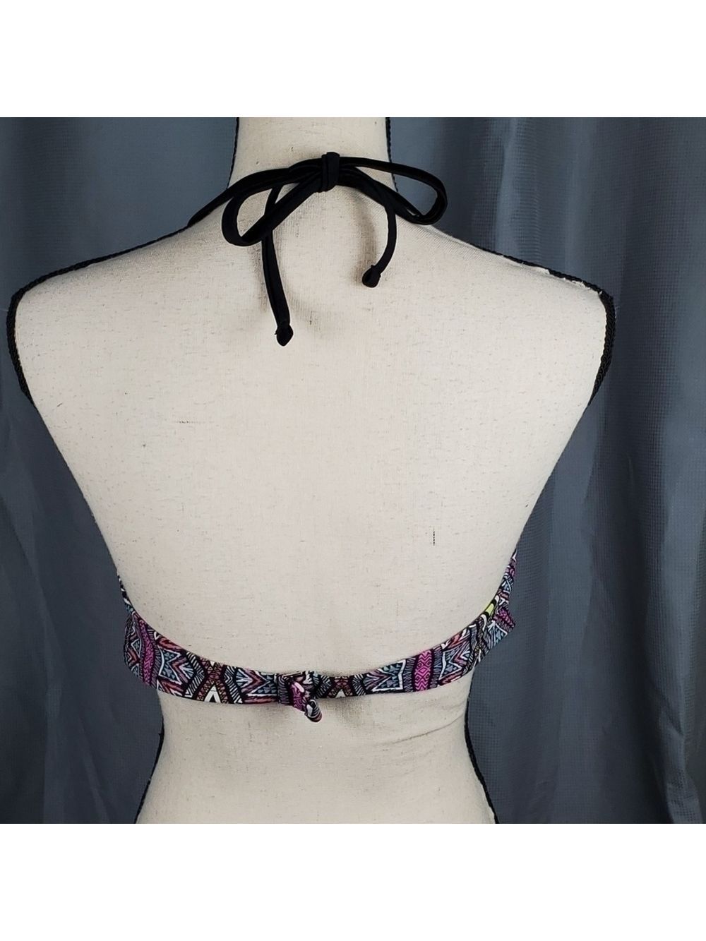Xhileration bikini top, neon geometric pattern, size XL - Picture 3 of 5